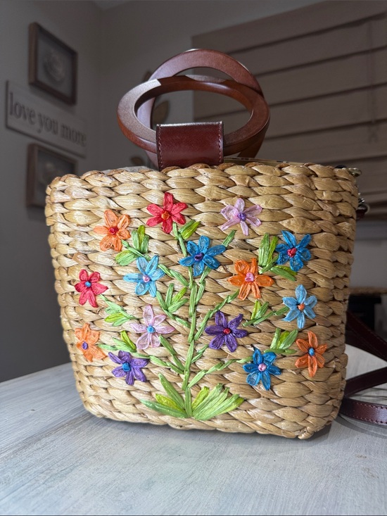 Patricia Nash Handbags - Patricia Nash Straw Crossbody with Multicolor Embroidered Flowers